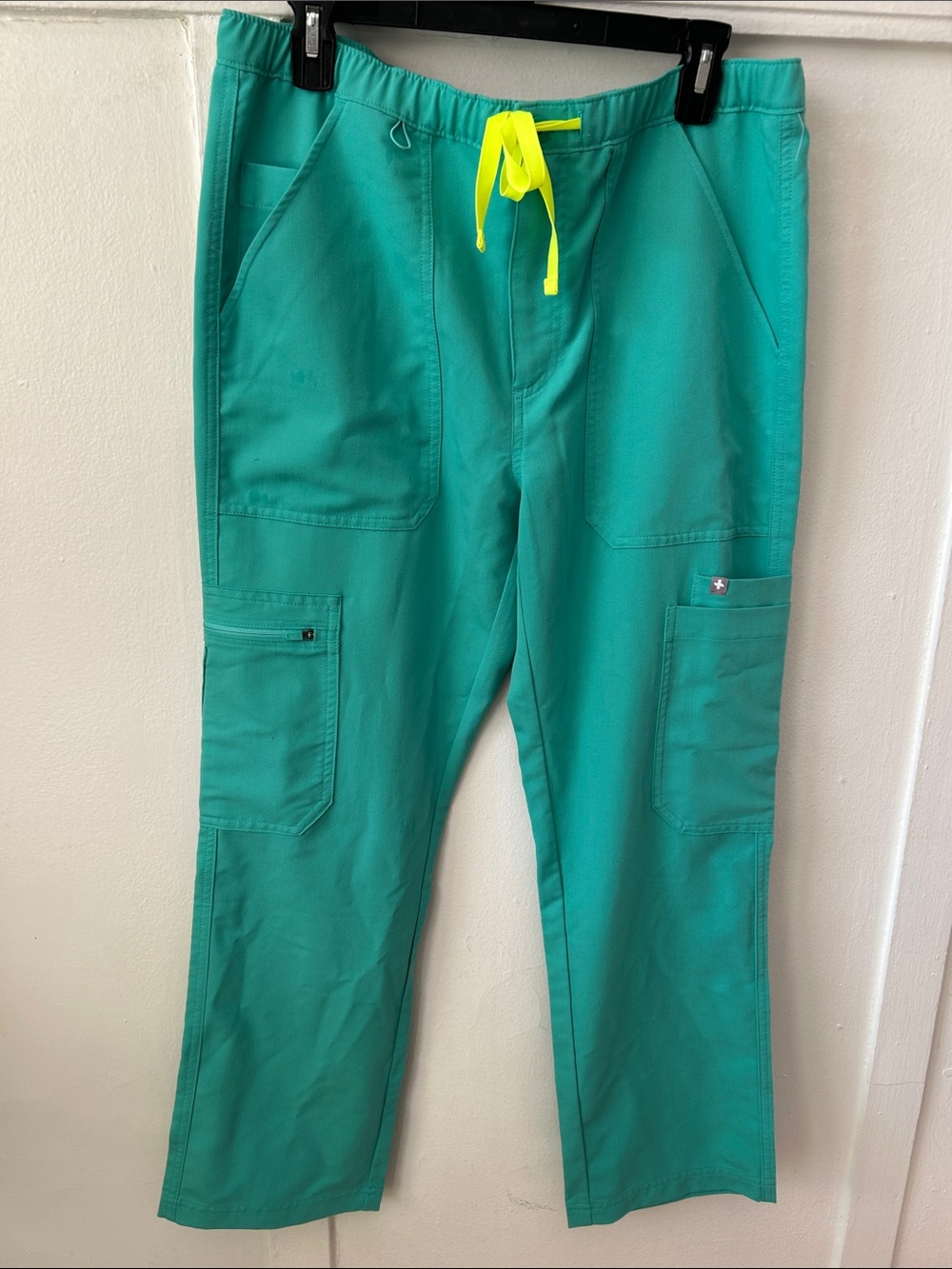 FIGS Men's Cairo Cargo Scrub Pants with Neon Drawstring Medium Short